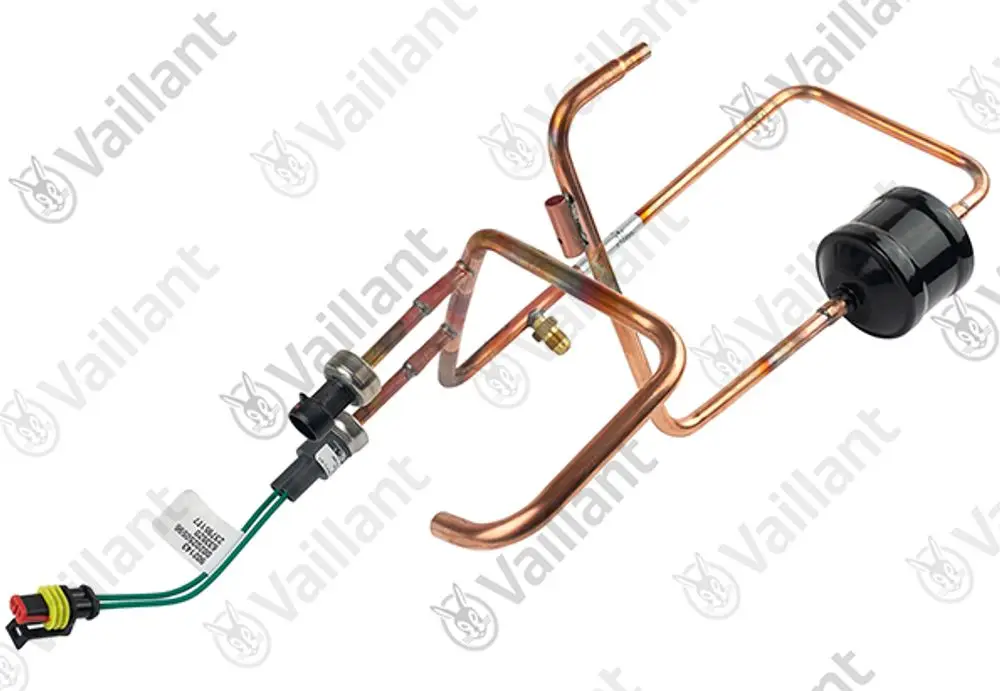 Vaillant Schalldämpfer mit Kupferrohren und elektrischer Verbindung, zeigt eine kompakten Bauform und besteht aus einem Verbindungselement und einem Filter.